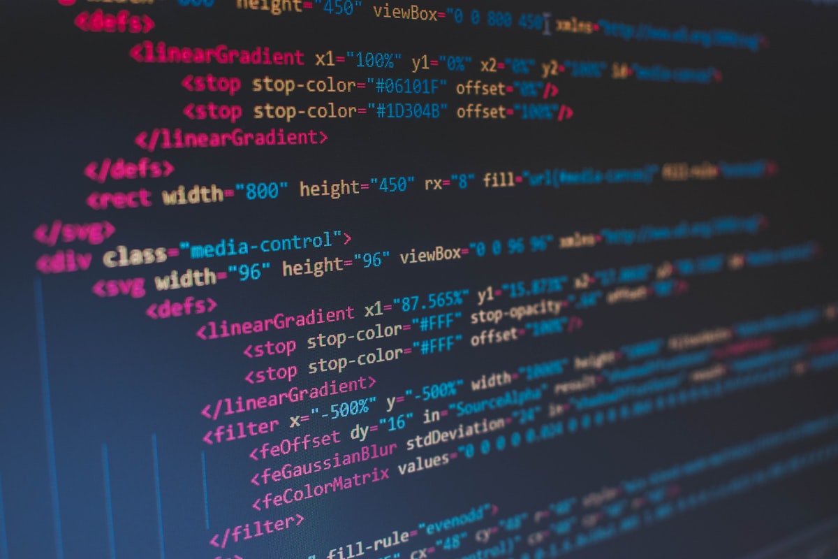 ディスプレイに表示されたプログラムコード